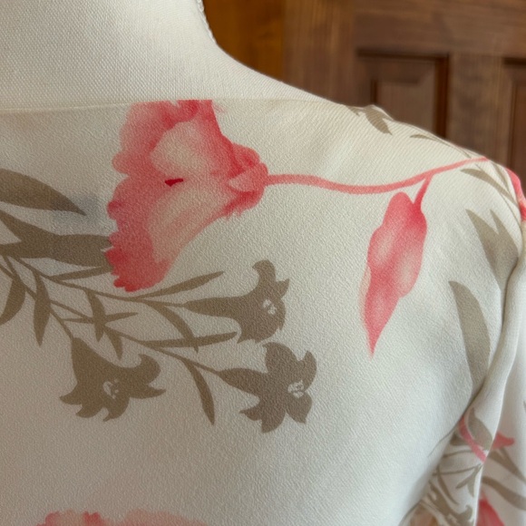 Banana Republic Cream and Pink Floral Blouse - Picture 10 of 11